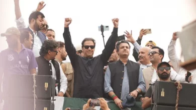 Photo of راولپنڈی جلسہ: عمران خان سٹیج پر موجود، سخت ترین سکیورٹی، بلند عمارتوں پر سنائپرز تعینات