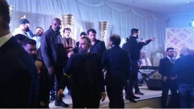 Photo of مانچسٹر میں عطاء اللہ خان عیسیٰ خیلوی کا کنسرٹ بدنظی کا شکار، شرکاء نے ایک دوسرے پر کرسیاں اٹھا لیں